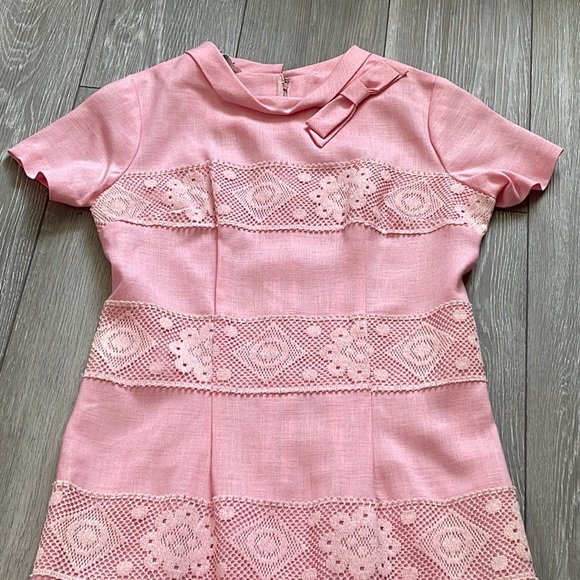 Vintage Pink Linen and Lace Carol Brent Dress - Picture 13 of 17